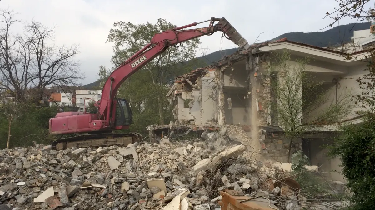 Demolición residencial, obra de CLYCSA